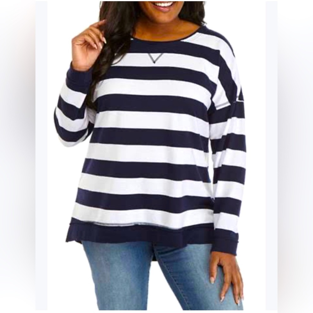 Crown & Ivy Lightweight Raw Edge Sweatshirt Size Medium